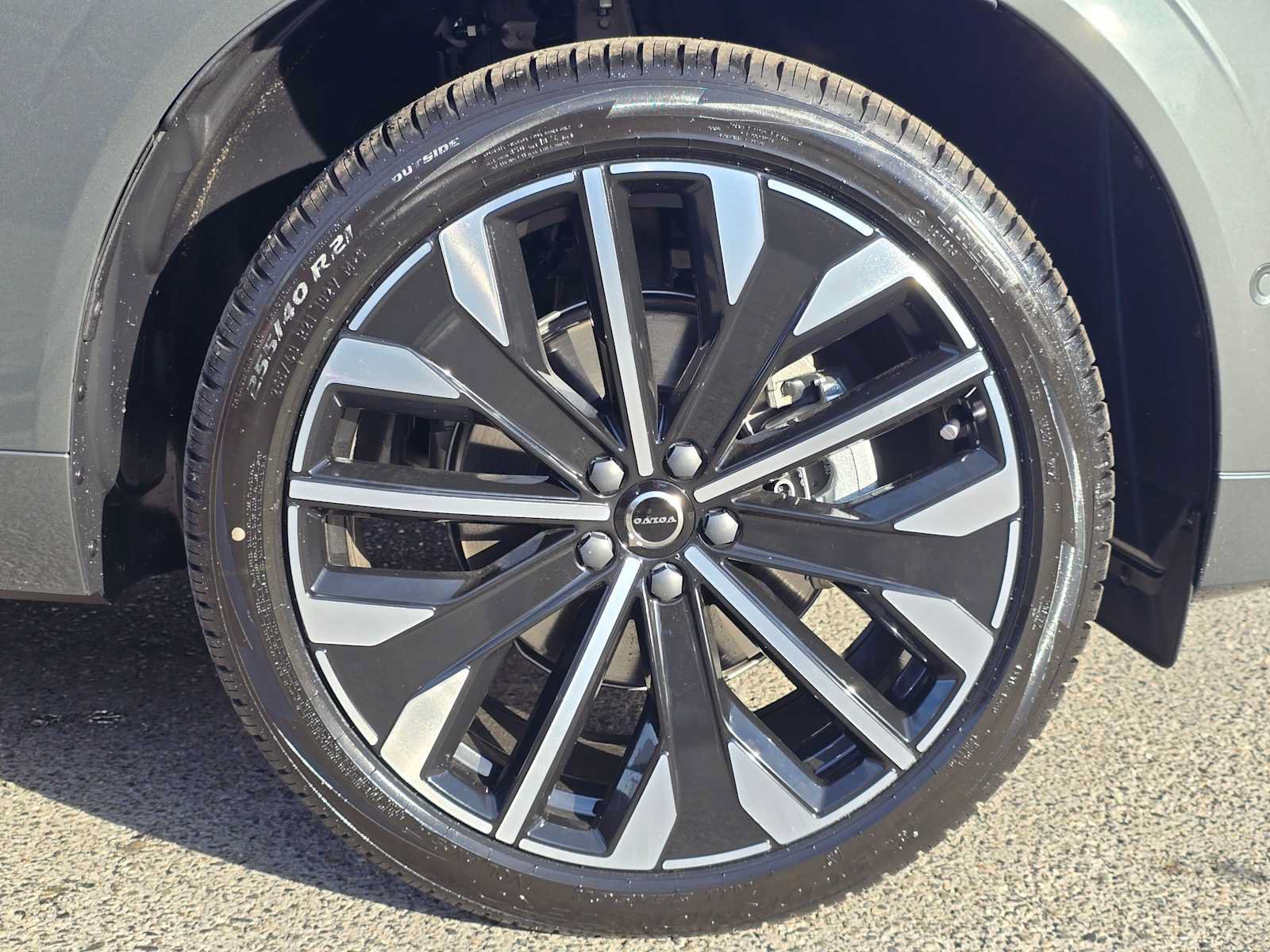 New 2027 Volvo XC60 B5 Ultra AWD/4WD image 9
