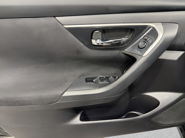 Used 2014 Nissan Altima 2.5 S FWD image 9