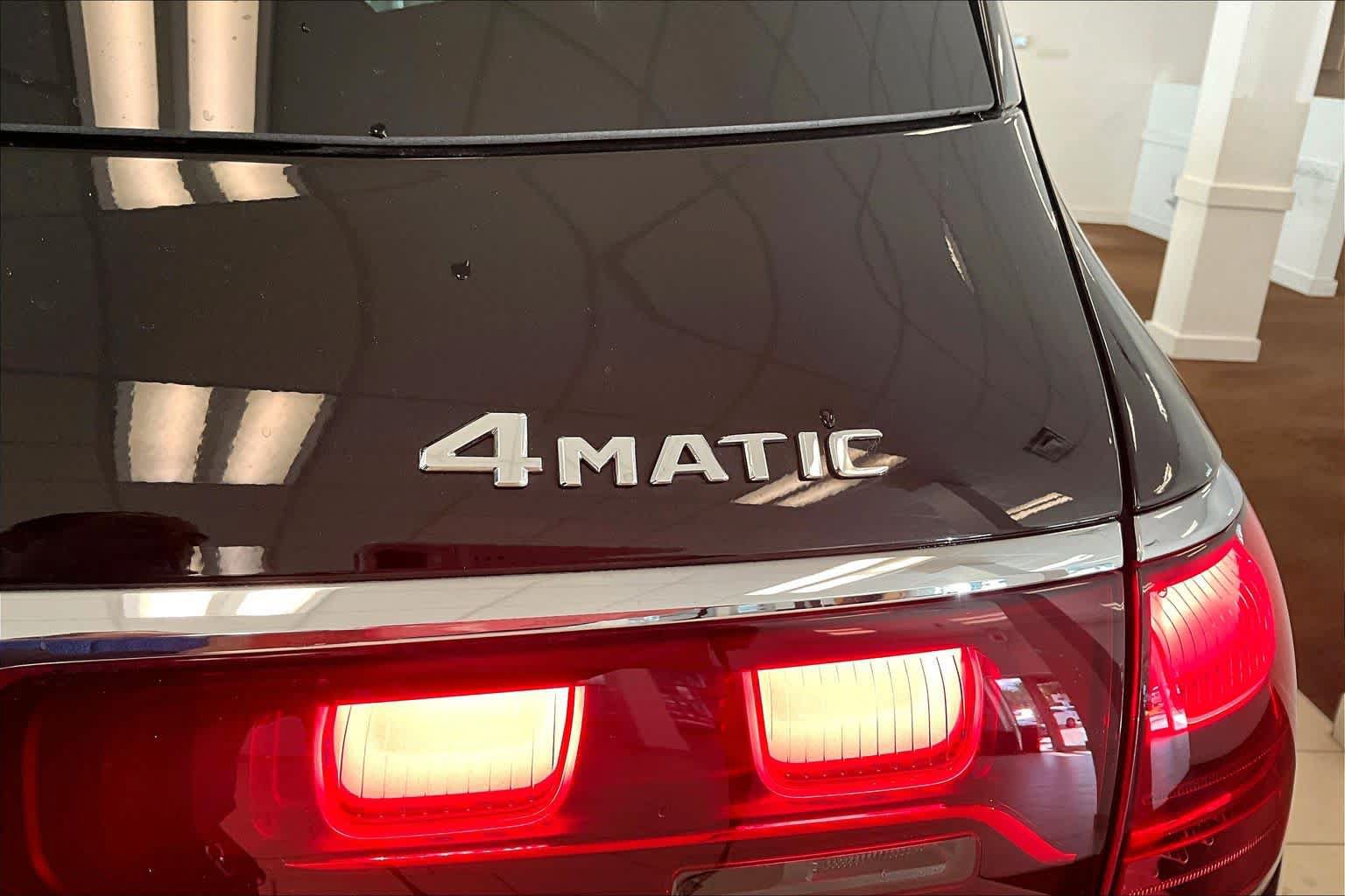 Used 2025 Mercedes-Benz GLS 450 4MATIC image 9