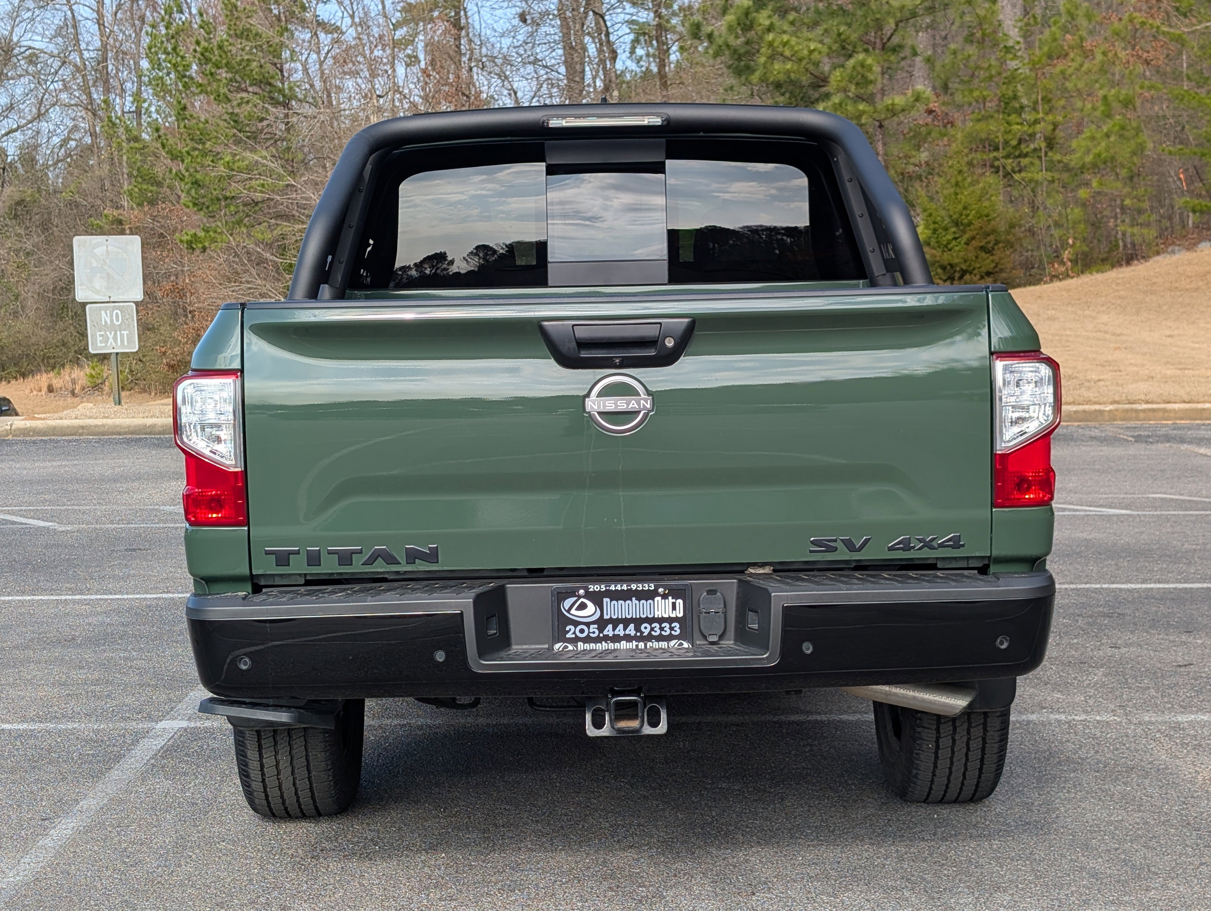 Used 2024 Nissan Titan SV w/ SV Bronze Edition Package image 8