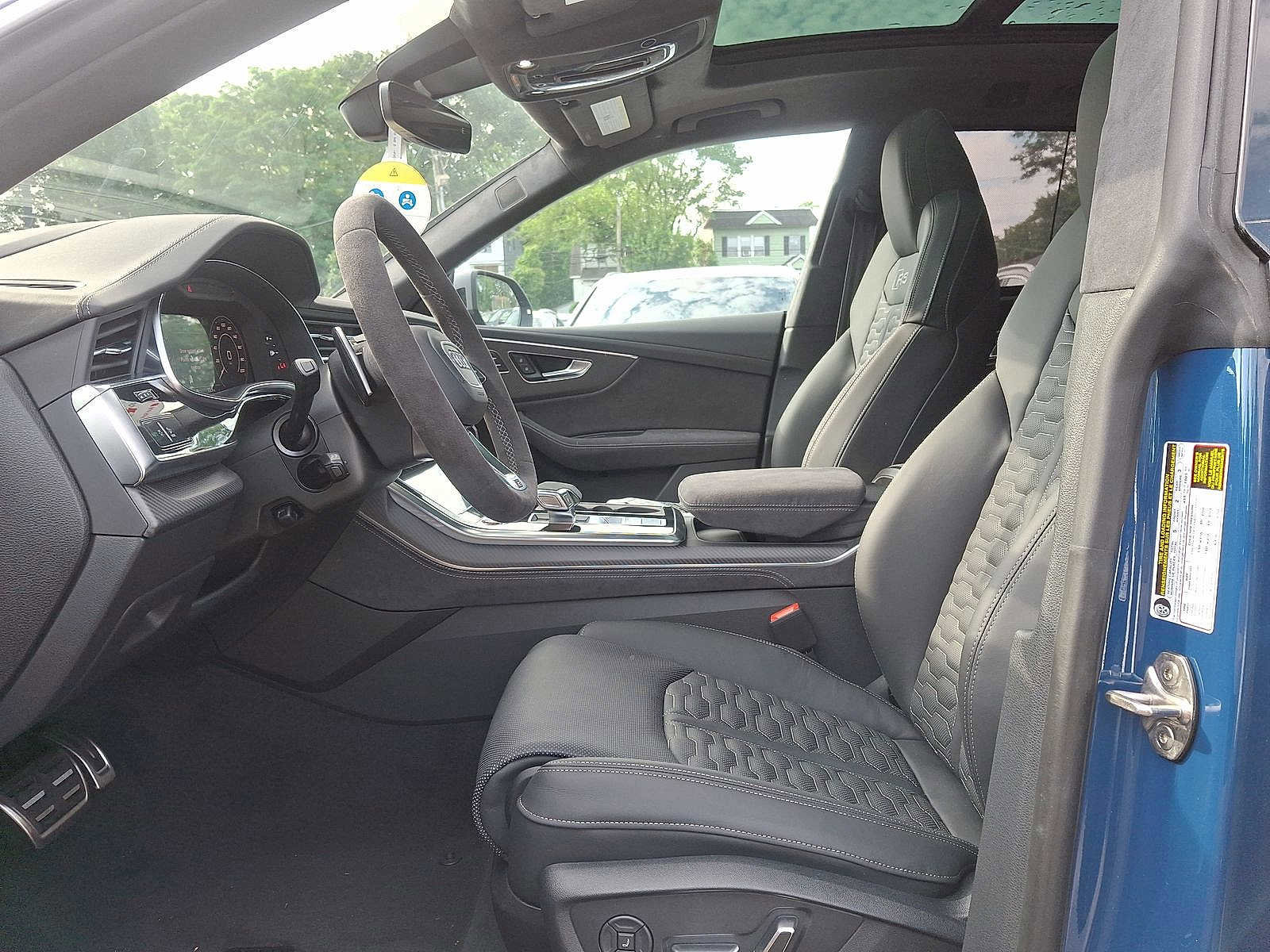 New 2025 Audi RS Q8 performance image 6