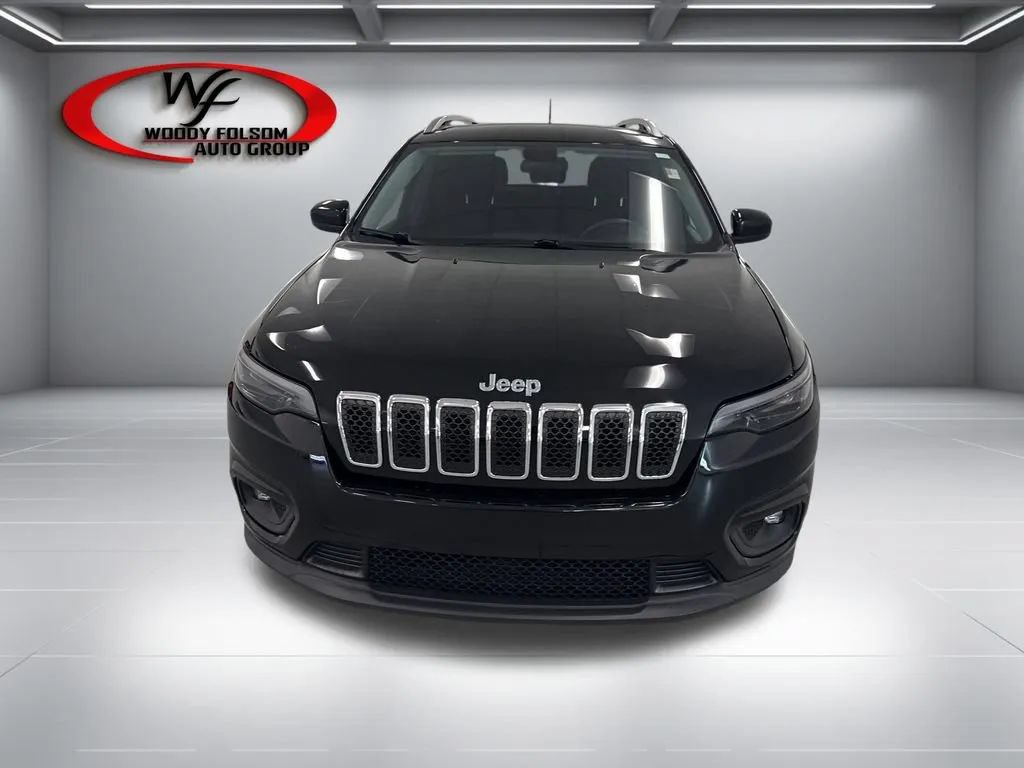Used 2019 Jeep Cherokee Latitude w/ Popular Appearance Group FWD image 2