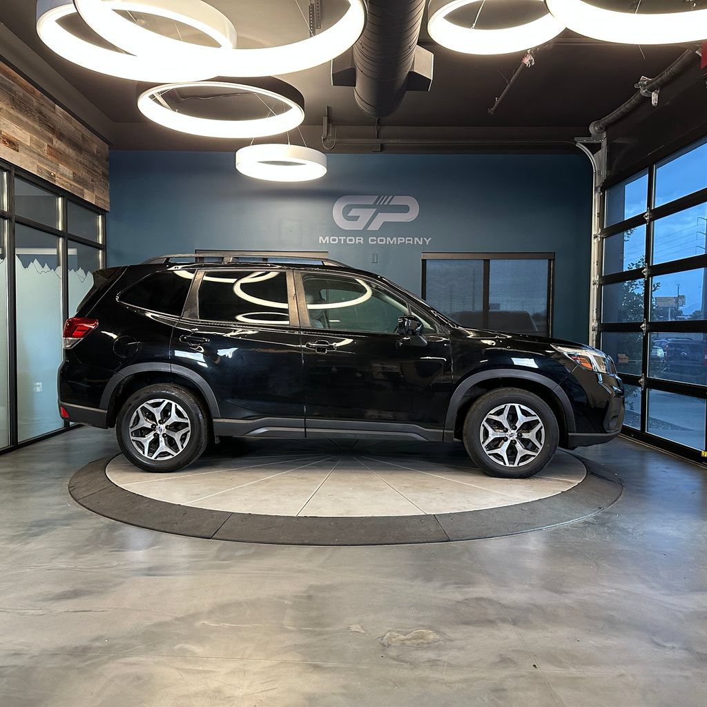 Used 2021 Subaru Forester Premium AWD/4WD image 2