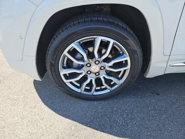 Used 2024 GMC Terrain Denali w/ Denali Premium Package AWD/4WD image 10