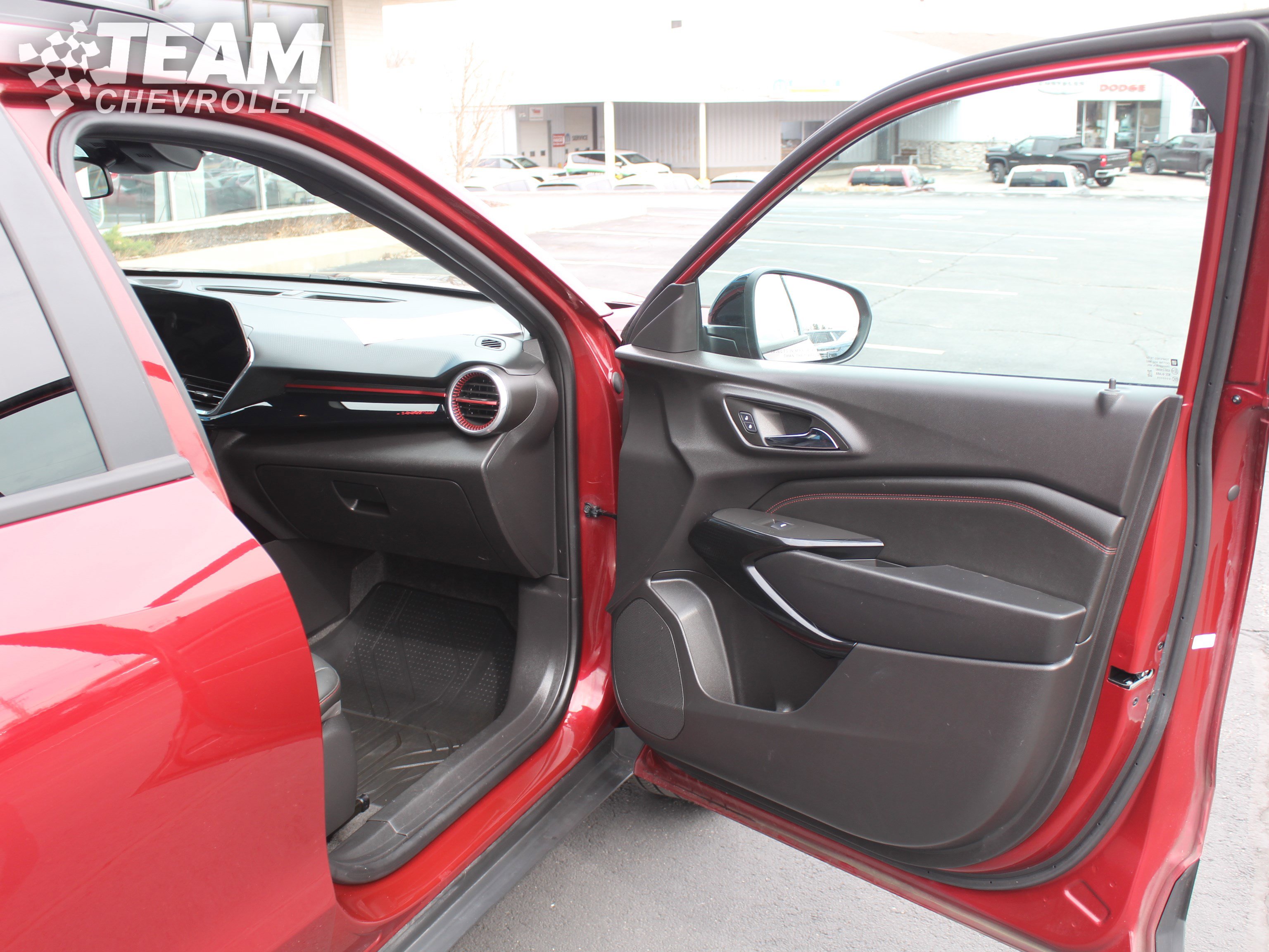 Used 2025 Chevrolet Trax RS w/ Driver Confidence Package image 25