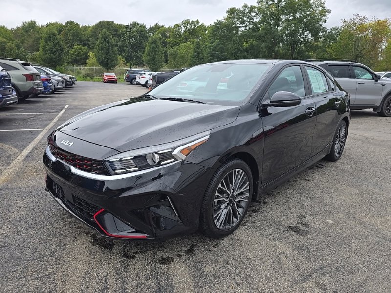 Used 2023 Kia Forte GT-Line w/ GT-Line Premium Package FWD image 3