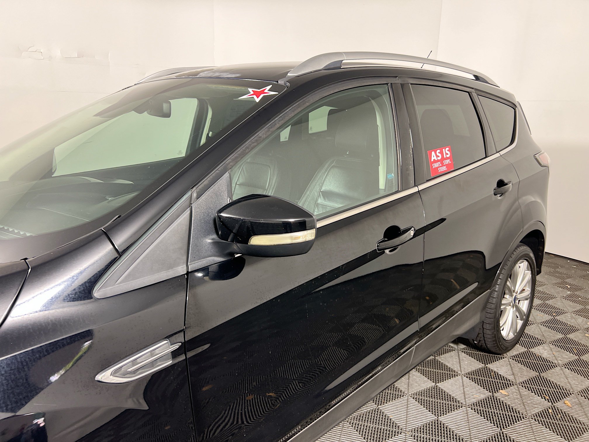 Used 2017 Ford Escape Titanium AWD/4WD image 12