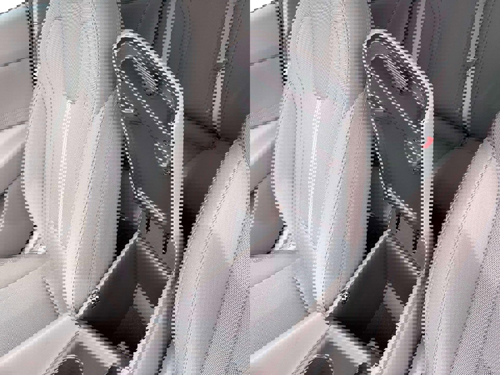 New 2026 Hyundai Elantra SE image 17