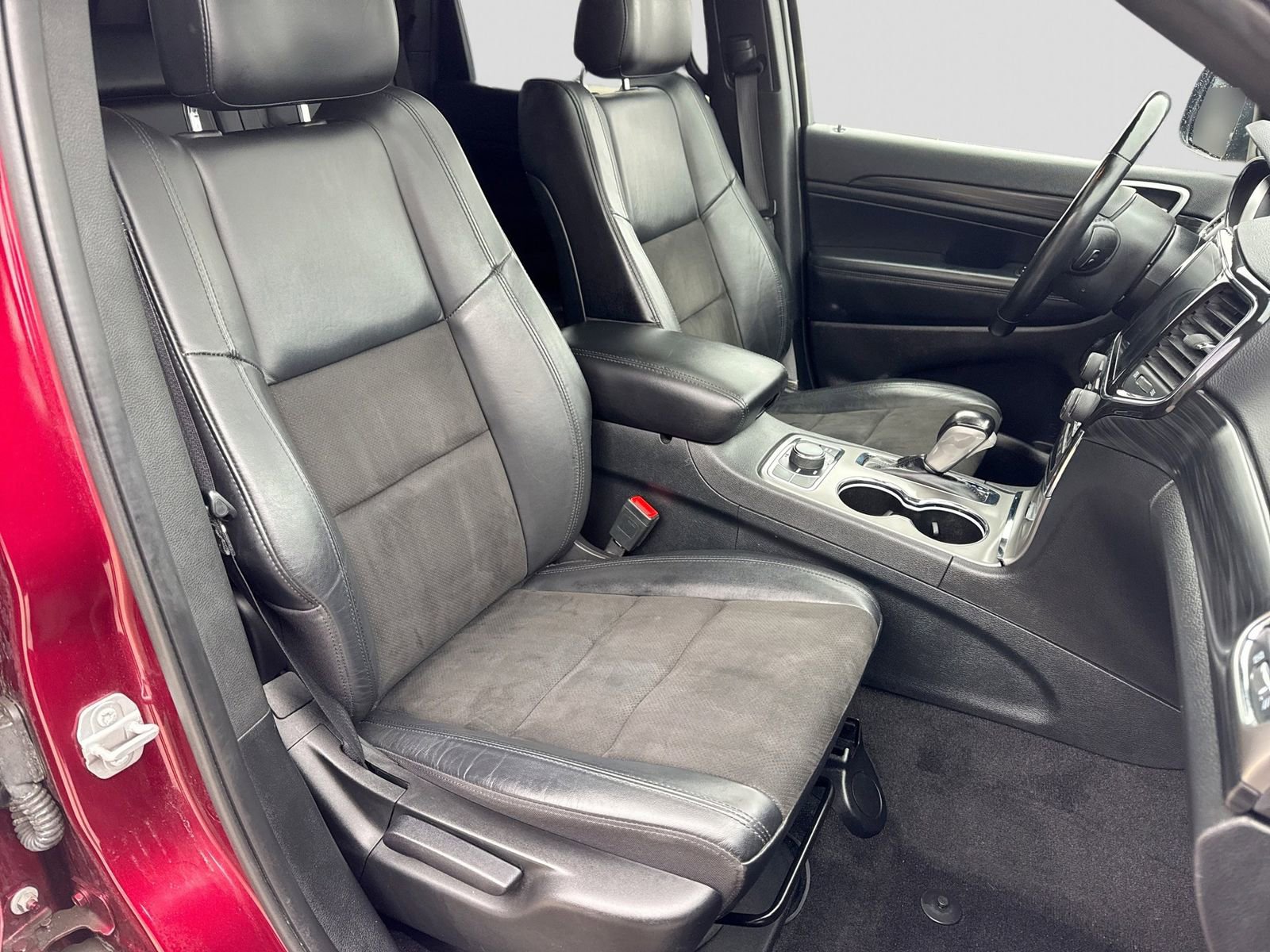 Used 2022 Jeep Grand Cherokee Altitude AWD/4WD image 24