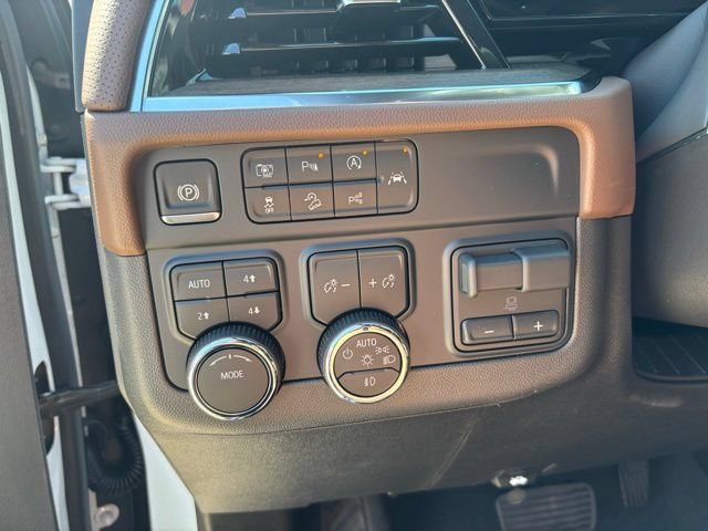 New 2026 Chevrolet Tahoe High Country w/ Sun And Tow Package AWD/4WD image 23