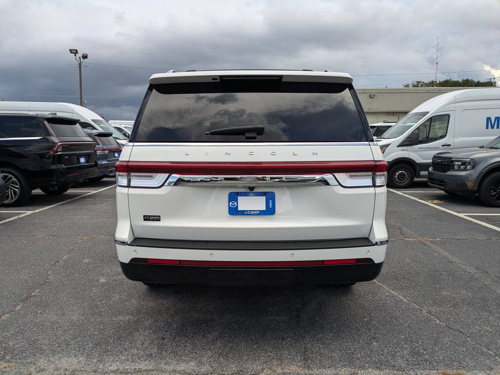 Certified 2022 Lincoln Navigator Reserve AWD/4WD image 6