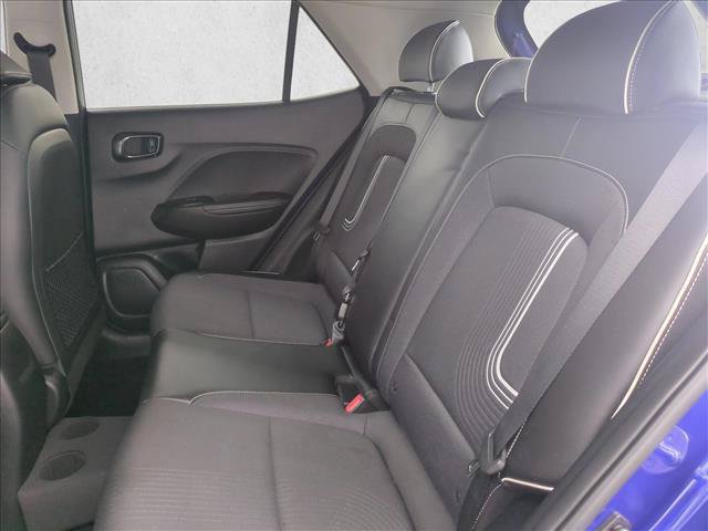 Used 2022 Hyundai Venue Limited FWD image 21