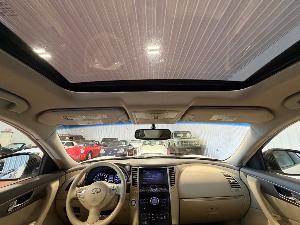 Used 2013 INFINITI FX37 AWD w/ Premium Pkg image 32