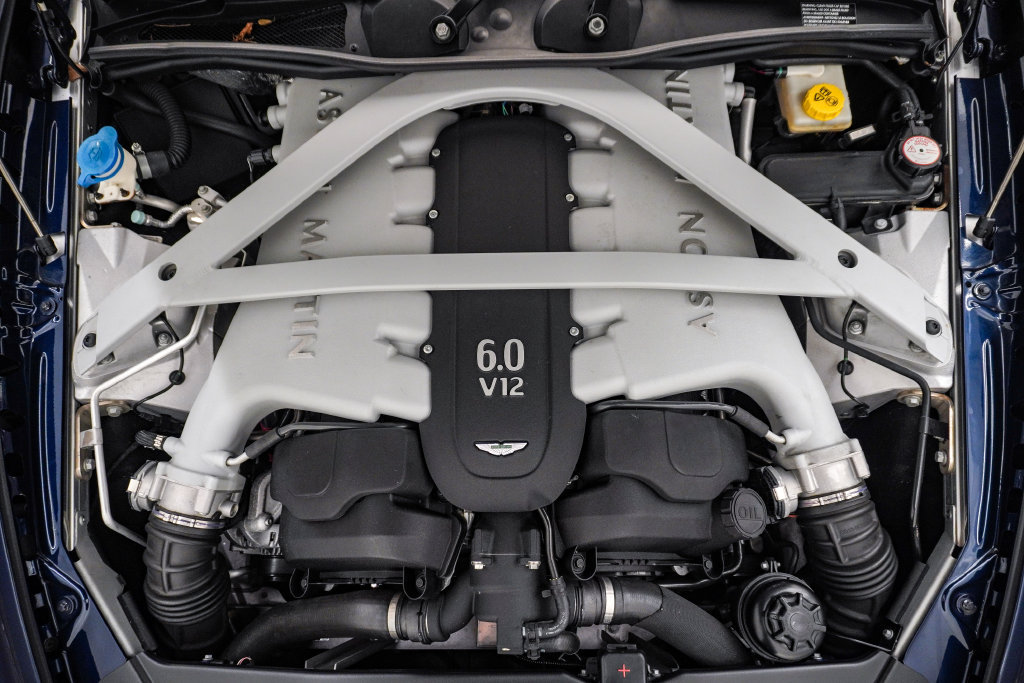 Used 2014 Aston Martin DB9 Volante RWD image 40