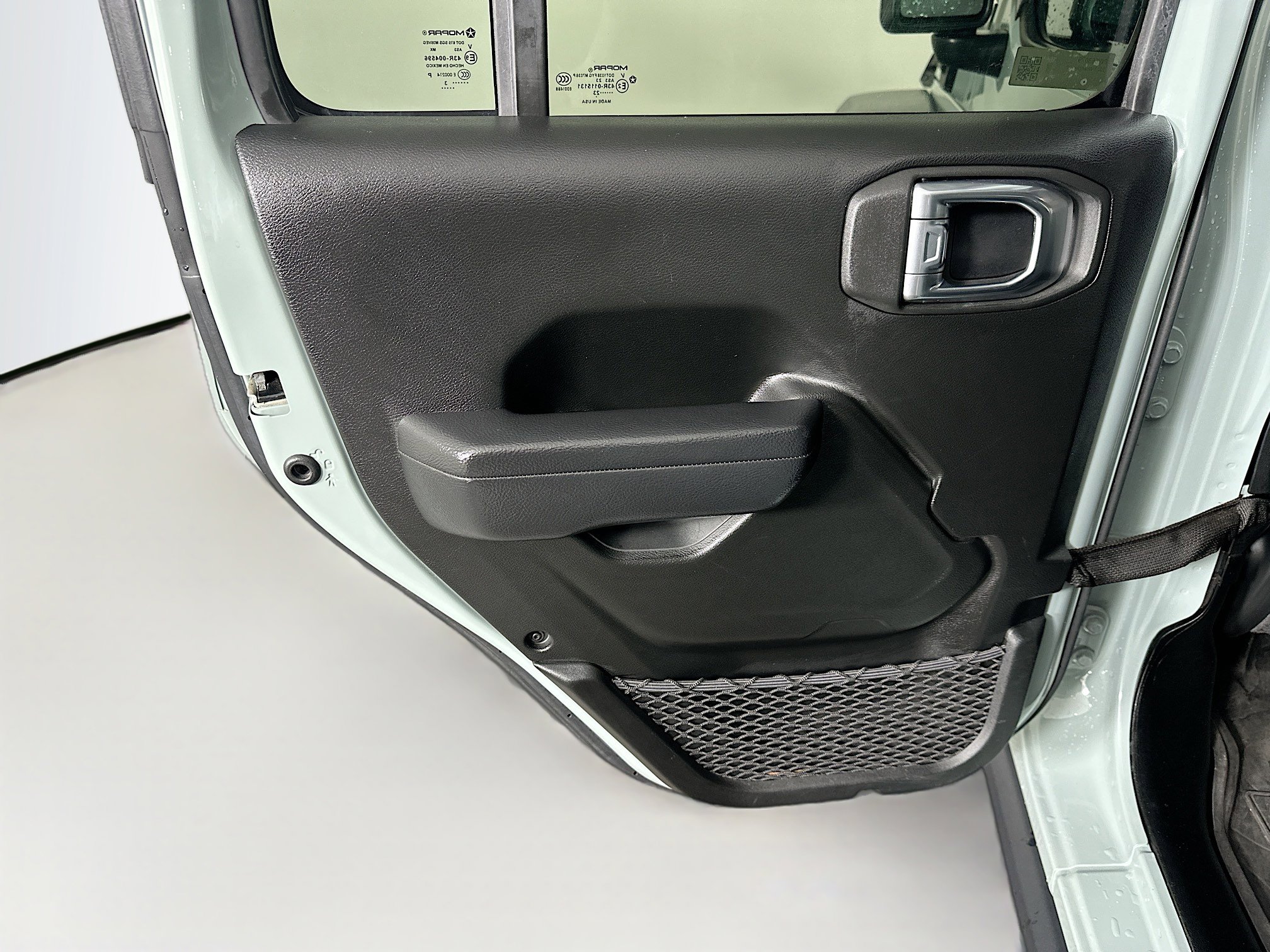 Used 2023 Jeep Wrangler Unlimited w/ 8.4" Radio Group AWD/4WD image 26