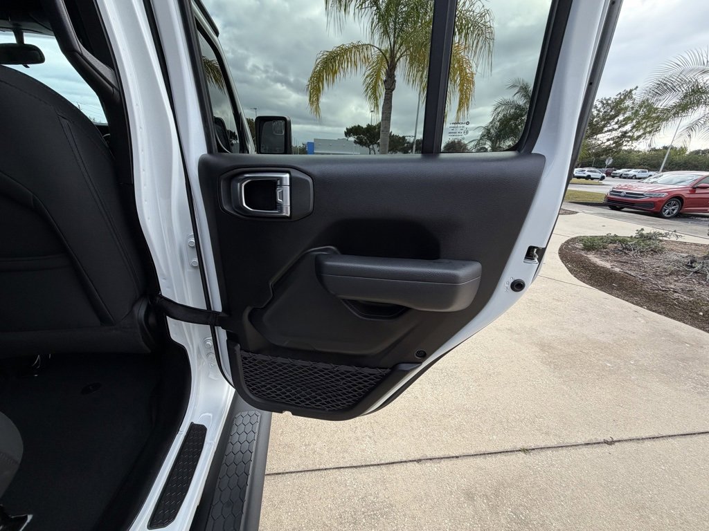 Used 2023 Jeep Wrangler Sport S image 28