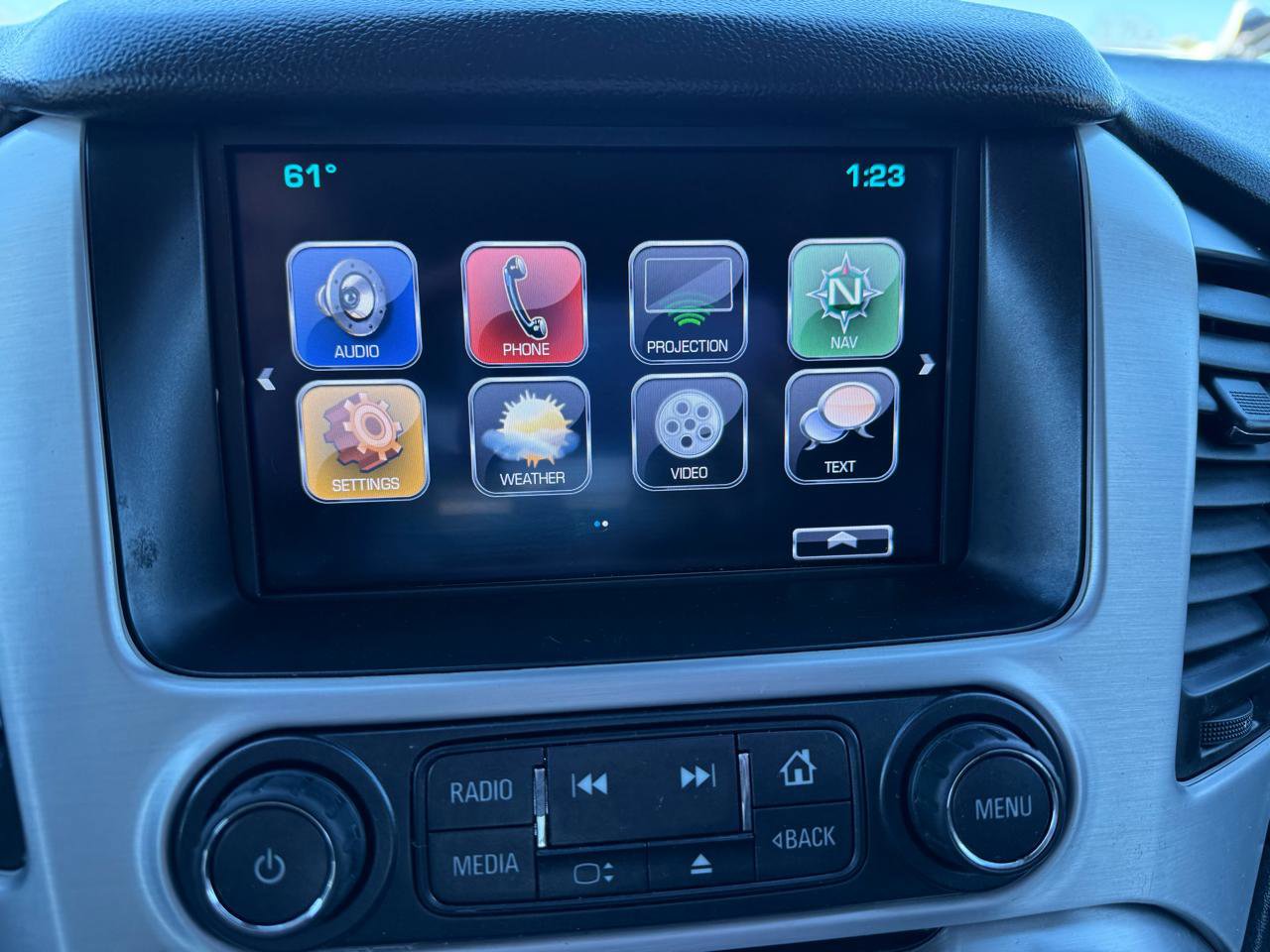 Used 2018 GMC Yukon SLT w/ Premium Edition AWD/4WD image 32