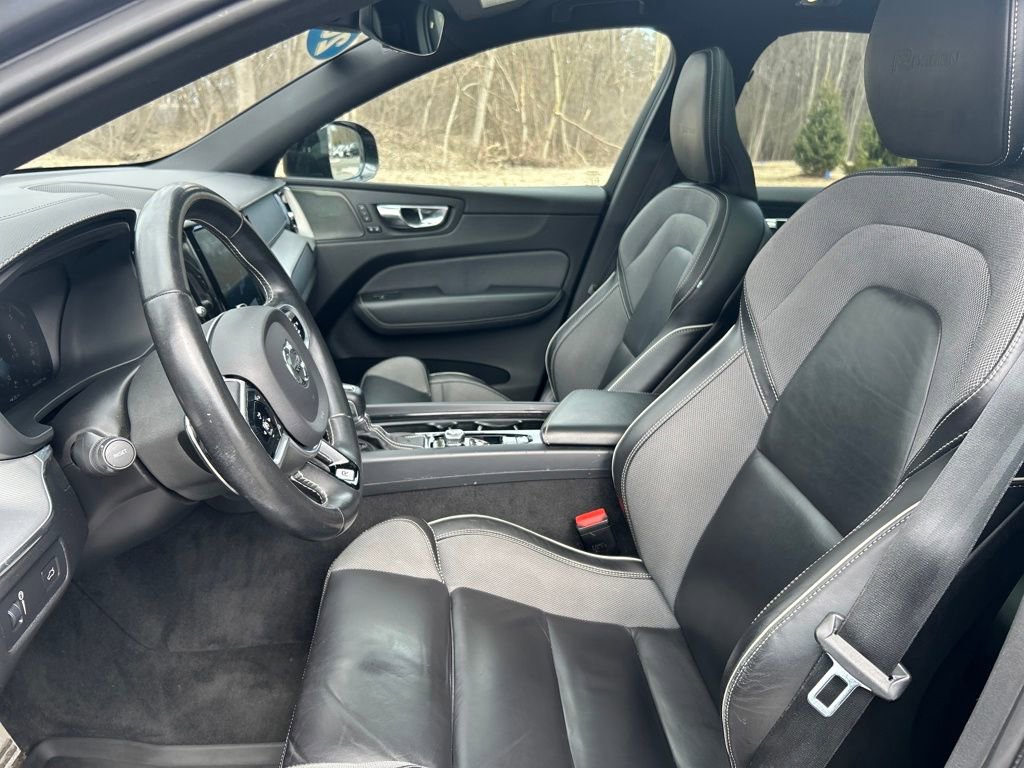 Used 2020 Volvo XC60 T5 R-Design w/ Protection Package Premier image 7