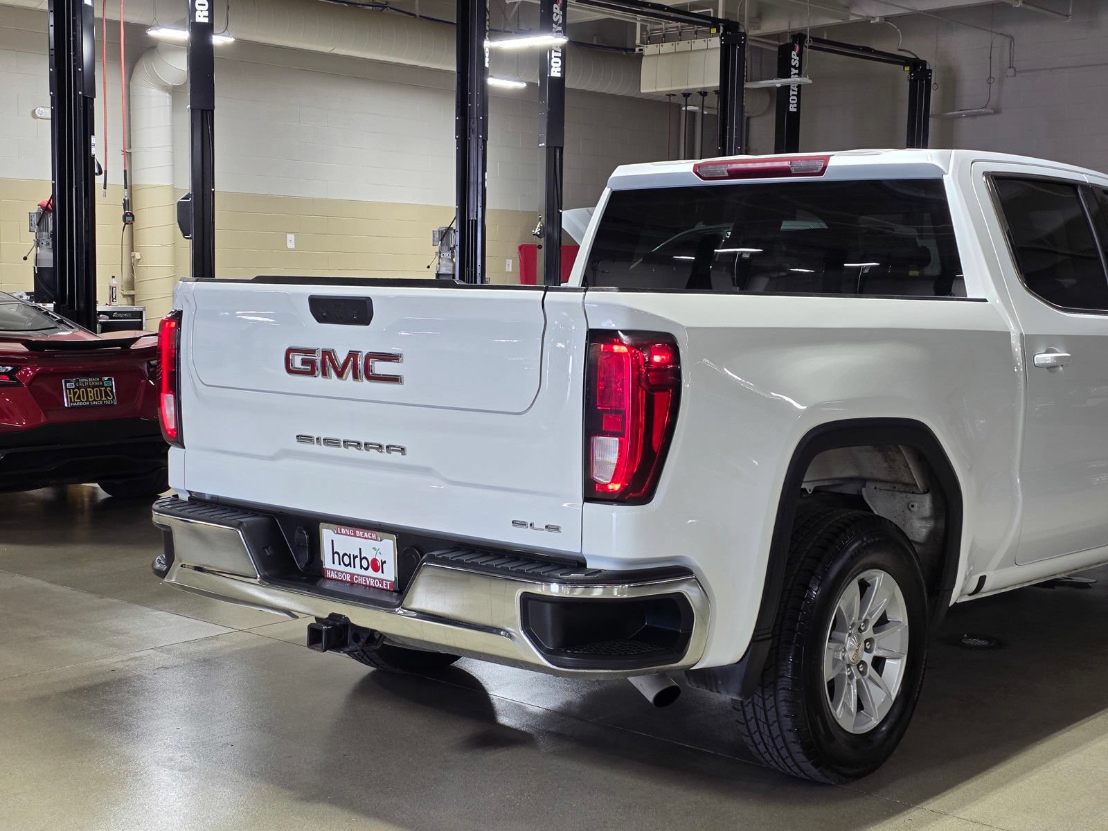 Used 2024 GMC Sierra 1500 SLE RWD image 11