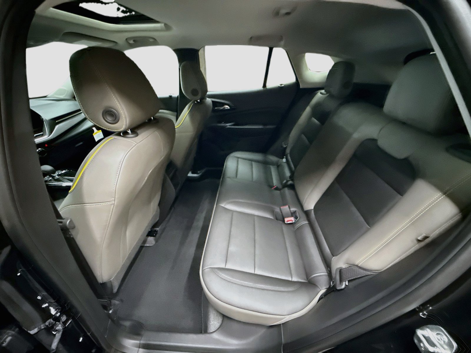 New 2026 Chevrolet Trax ACTIV w/ Sunroof Package FWD image 28