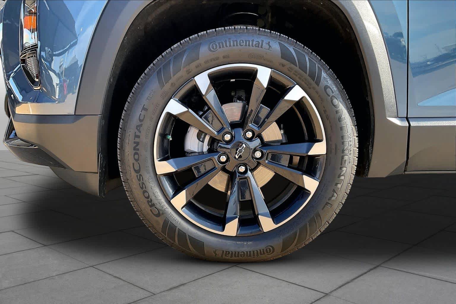 Certified 2026 Chevrolet Equinox RS w/ Convenience Package III AWD/4WD image 11
