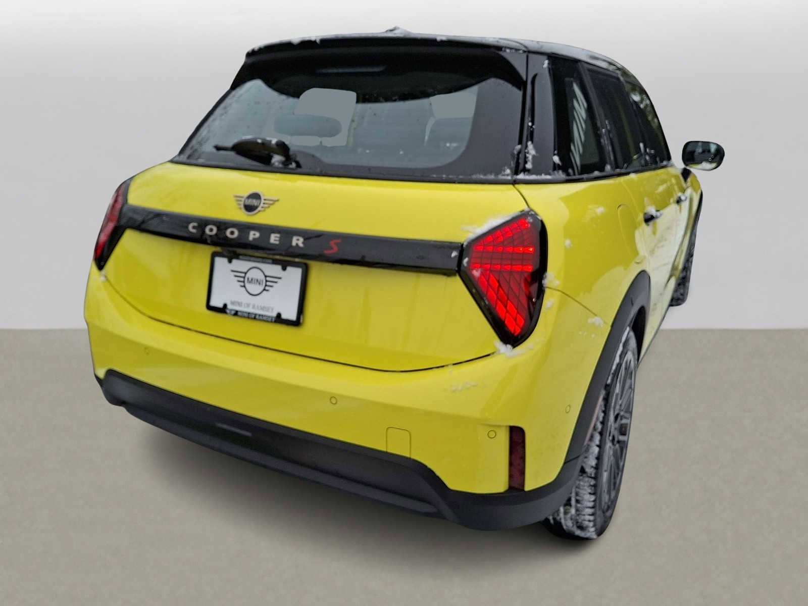 Certified 2025 MINI Cooper S image 4