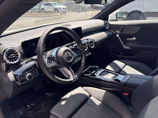 Used 2025 Mercedes-Benz CLA 250 4MATIC image 13