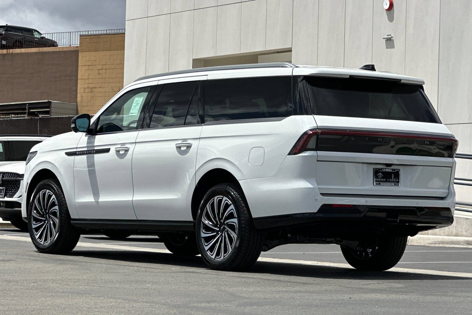 New 2026 Lincoln Navigator L Black Label AWD/4WD image 5