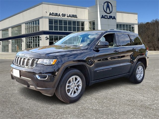 Used 2020 Jeep Grand Cherokee Laredo image 3