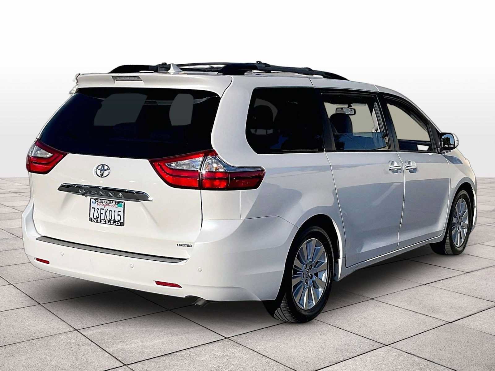 Used 2016 Toyota Sienna Limited FWD image 14