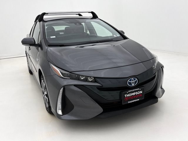 Used 2022 Toyota Prius Prime XLE FWD image 3