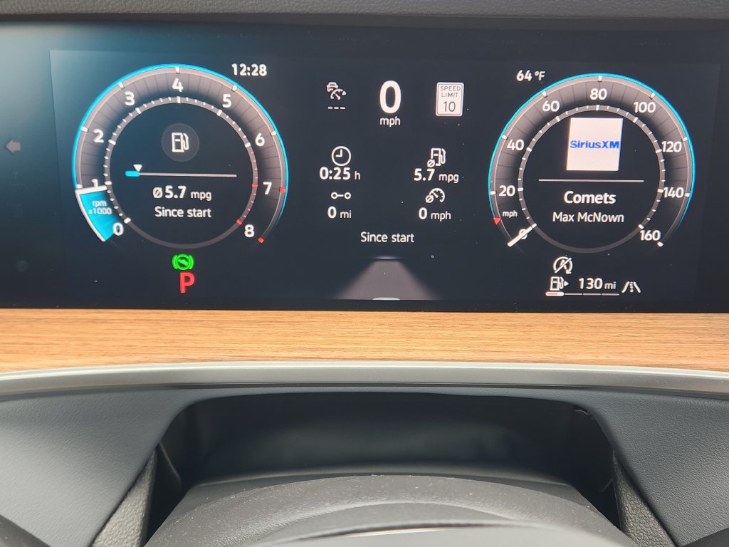 New 2027 Volkswagen Tiguan SEL R-Line AWD/4WD image 6