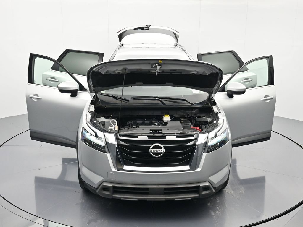 Certified 2024 Nissan Pathfinder SV image 46