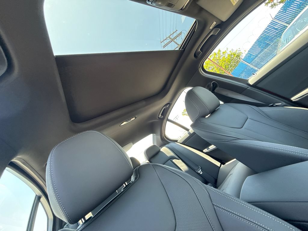 New 2026 BMW 330i Sedan w/ M Sport Package RWD image 14