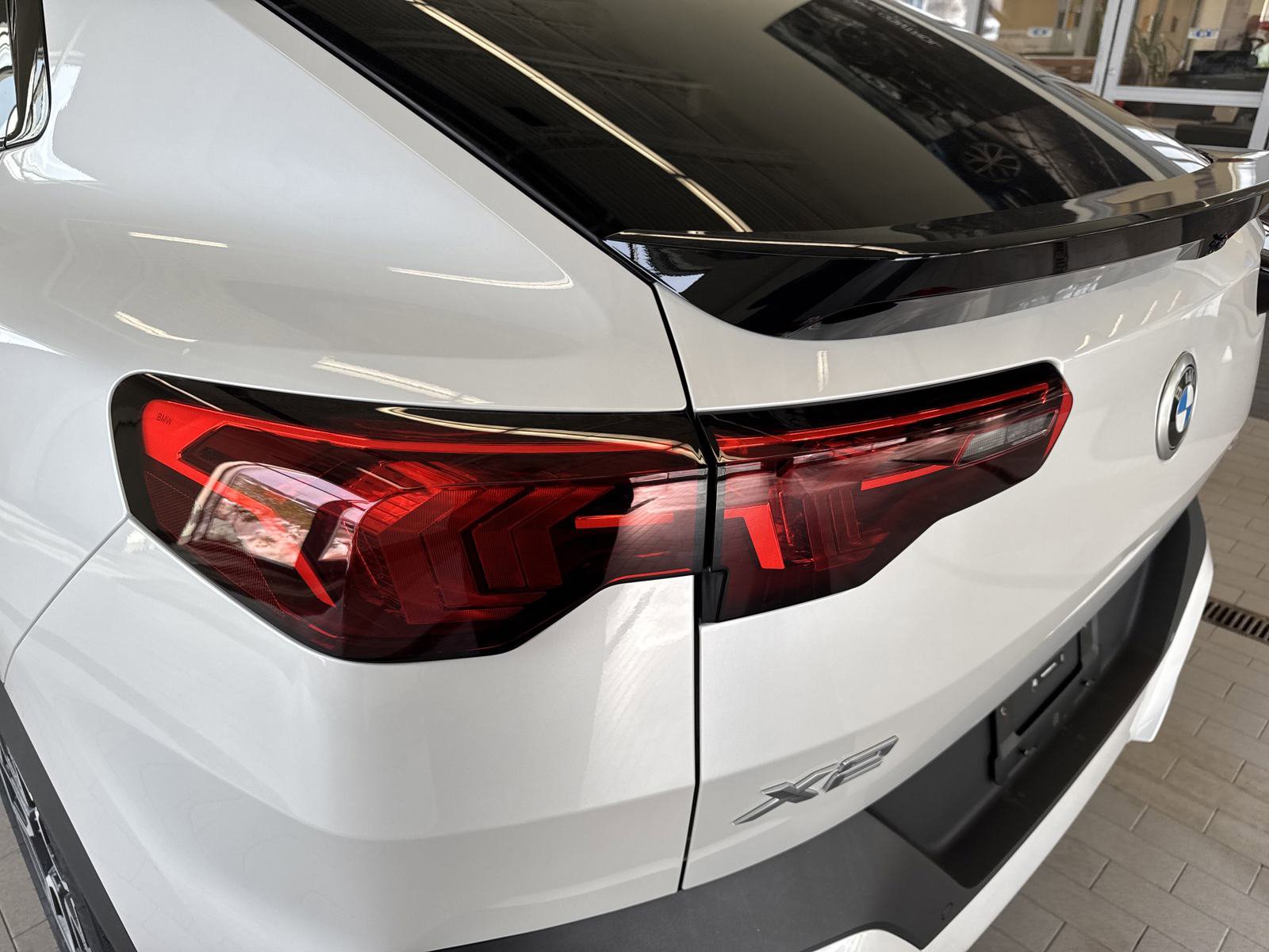 Used 2025 BMW X2 xDrive28i w/ Convenience Package image 11