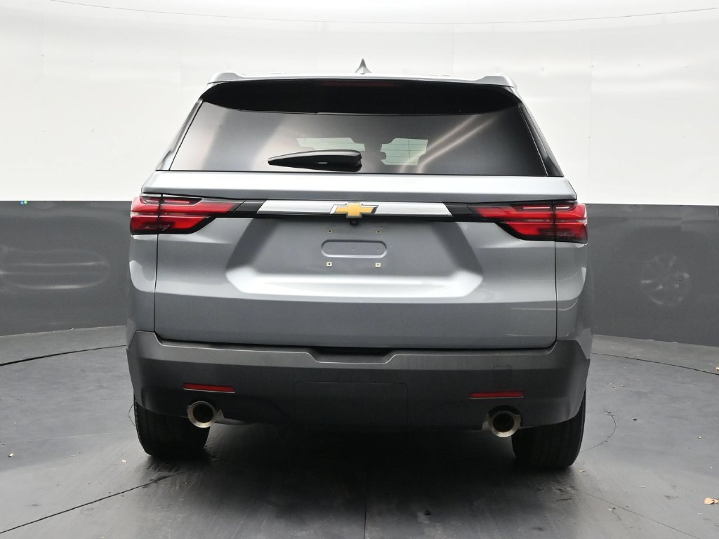 Used 2023 Chevrolet Traverse LS FWD image 4