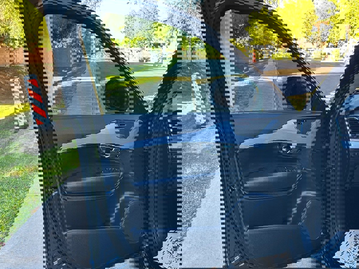 Used 2018 Volvo XC90 T5 Momentum w/ Convenience Package image 35