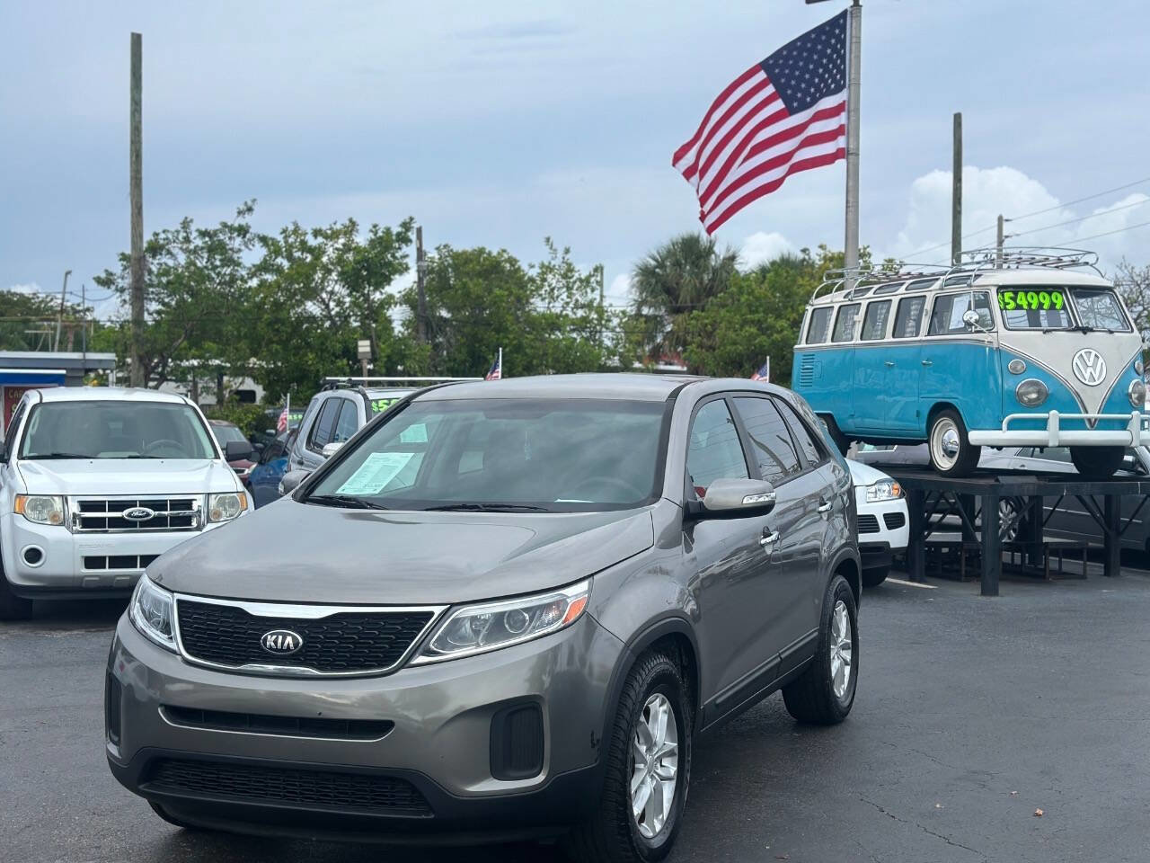 Used 2015 Kia Sorento LX image 2