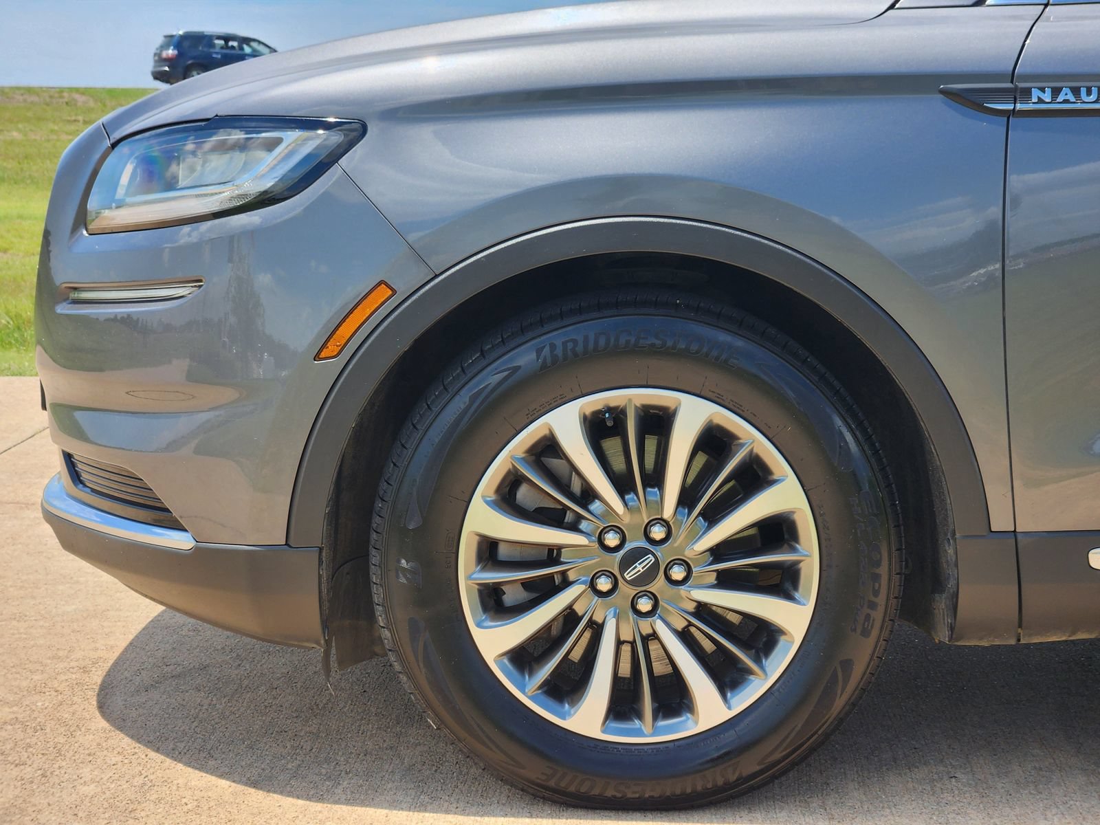 Used 2021 Lincoln Nautilus Reserve AWD/4WD image 13