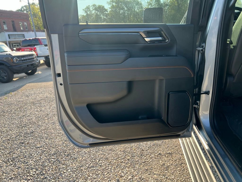Used 2025 GMC Sierra 3500 AT4 w/ AT4 Premium Plus Package image 16