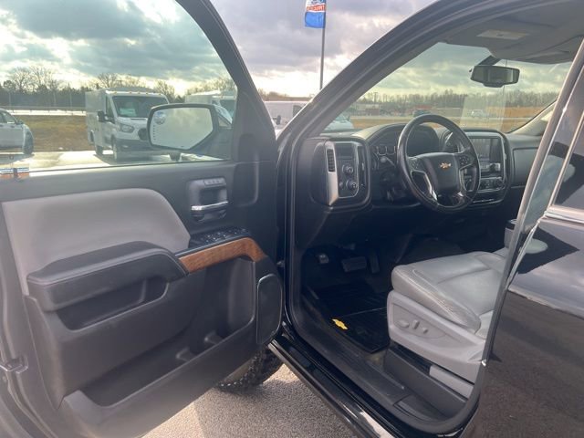 Used 2018 Chevrolet Silverado 1500 LTZ image 18