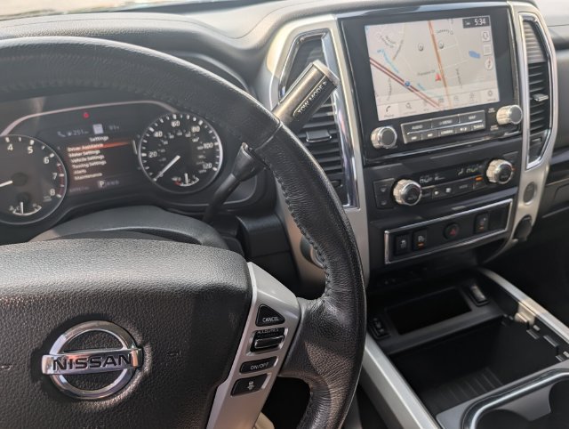 Used 2020 Nissan Titan SV w/ SV Convenience Package RWD image 8