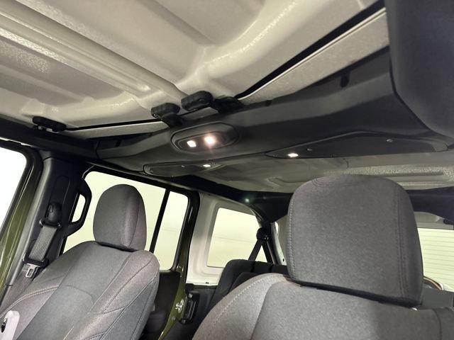 Used 2024 Jeep Wrangler Unlimited w/ Convenience Group AWD/4WD image 12