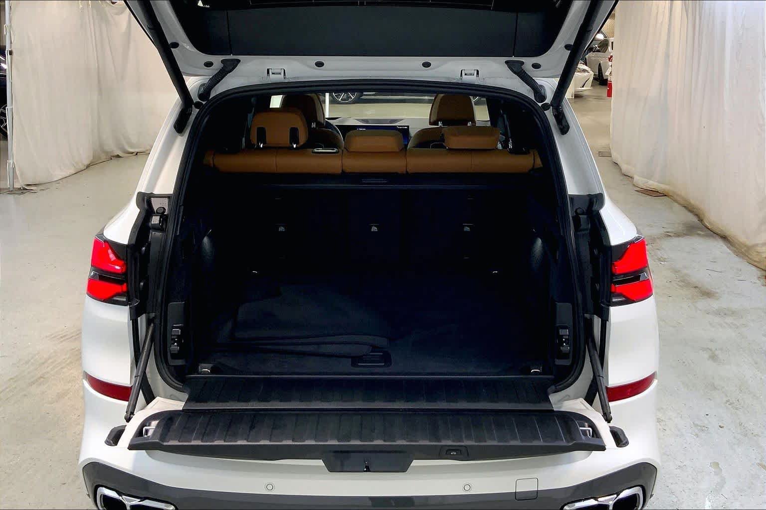 Used 2026 BMW X5 M60i AWD/4WD image 33
