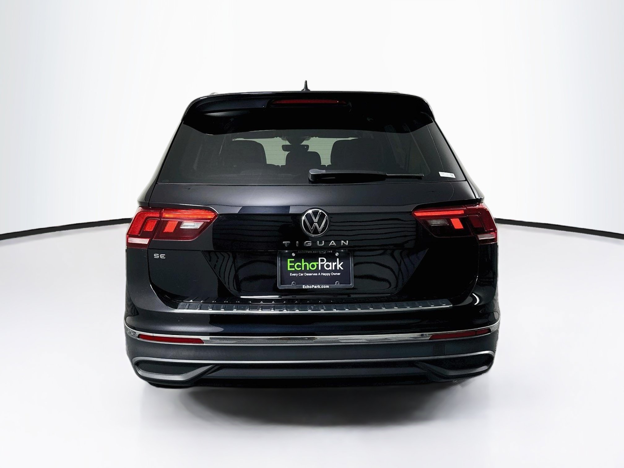 Used 2023 Volkswagen Tiguan SE FWD image 7
