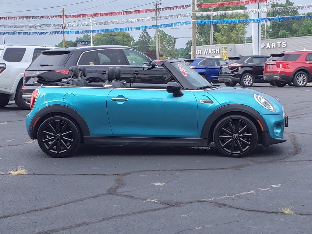 Used 2019 MINI Cooper Cooper image 2