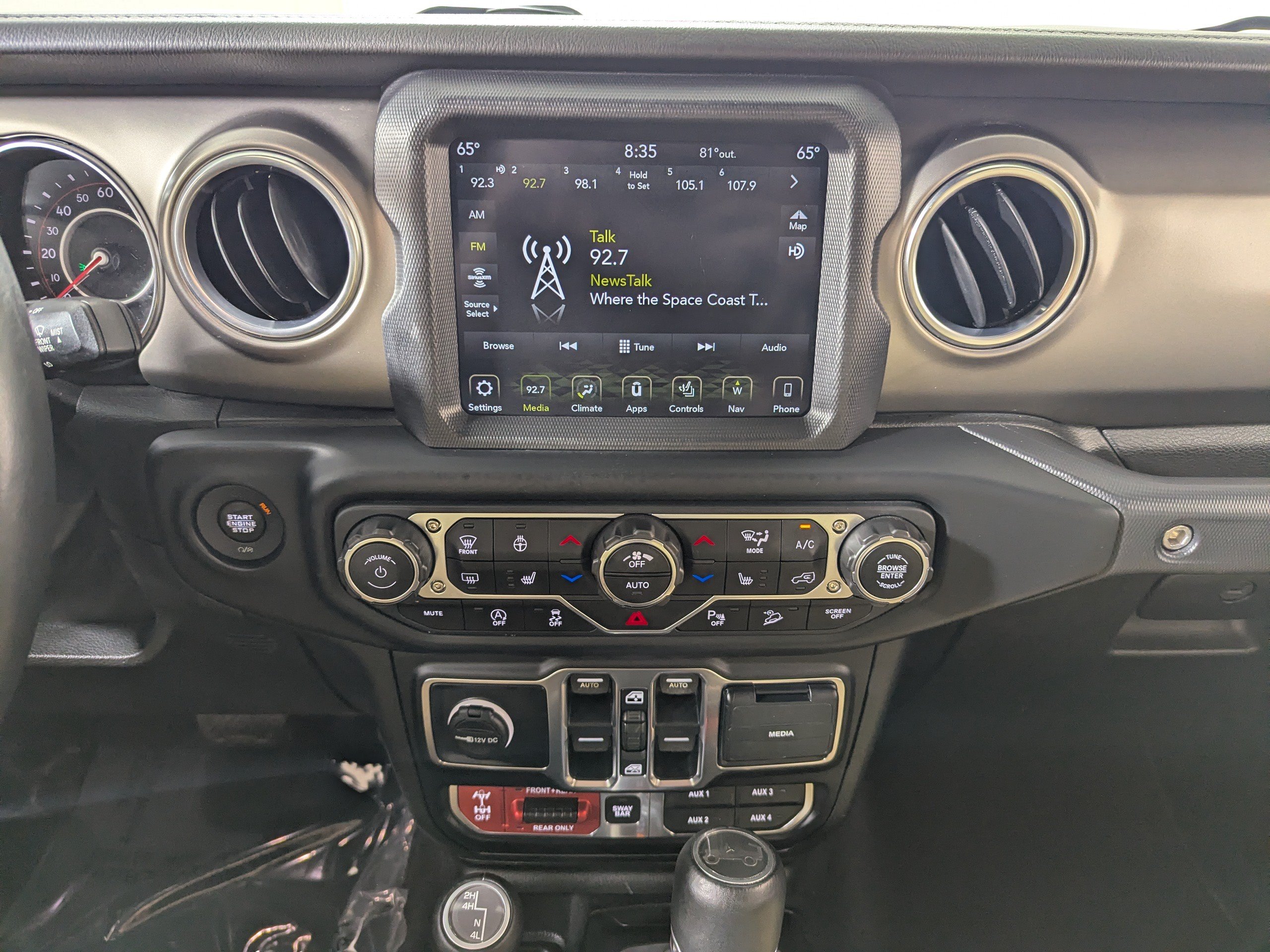 Used 2019 Jeep Wrangler Unlimited Rubicon w/ Dual Top Group AWD/4WD image 22