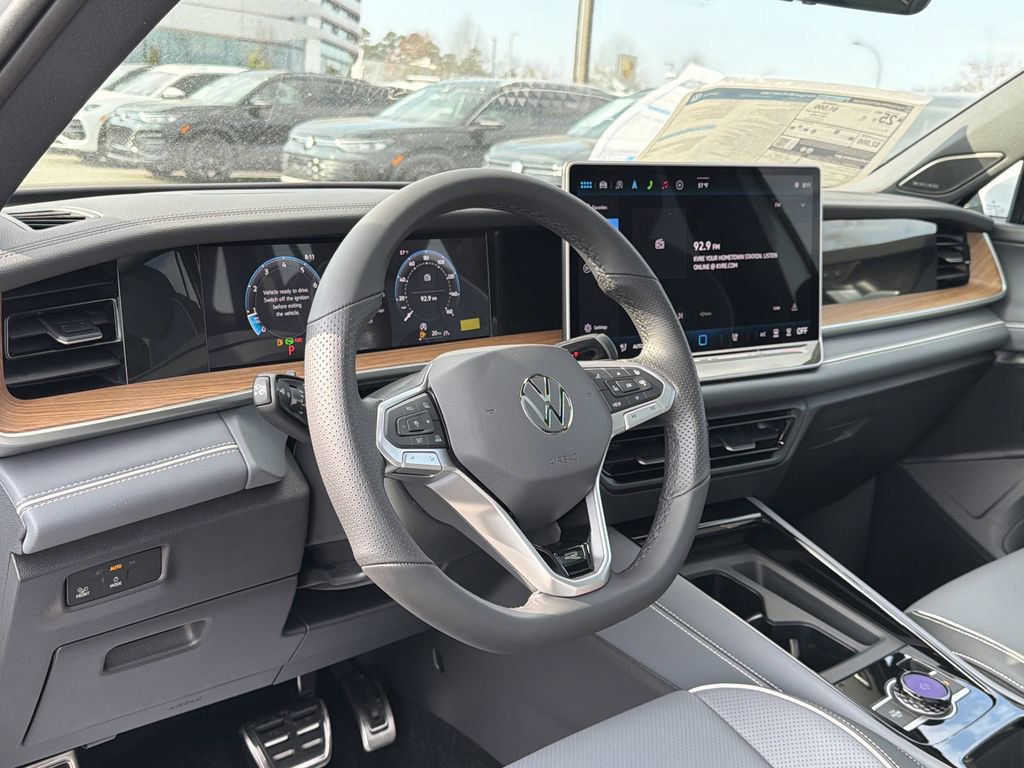 New 2026 Volkswagen Tiguan SEL R-Line image 10