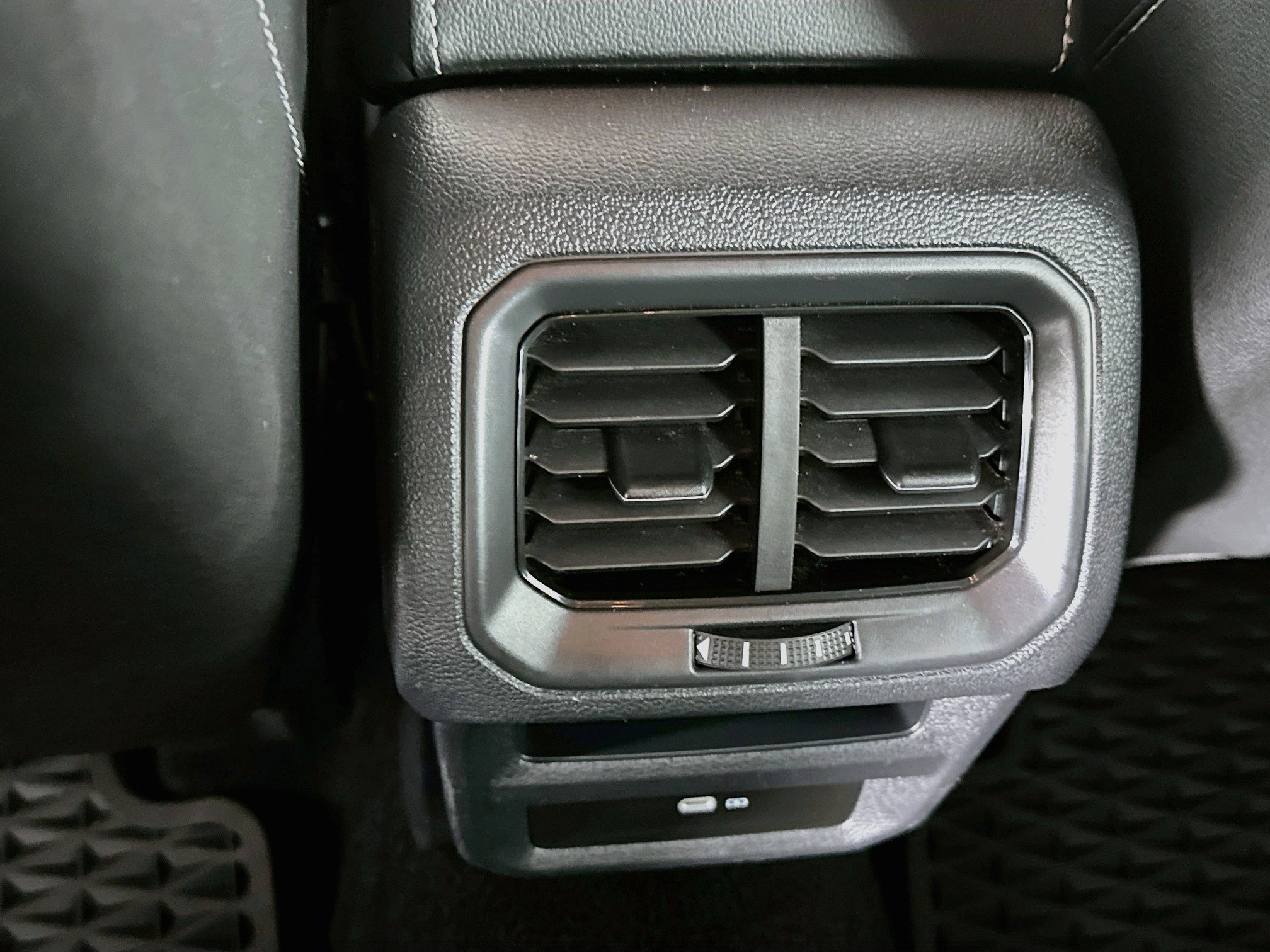 Used 2022 Volkswagen Taos SE FWD image 27