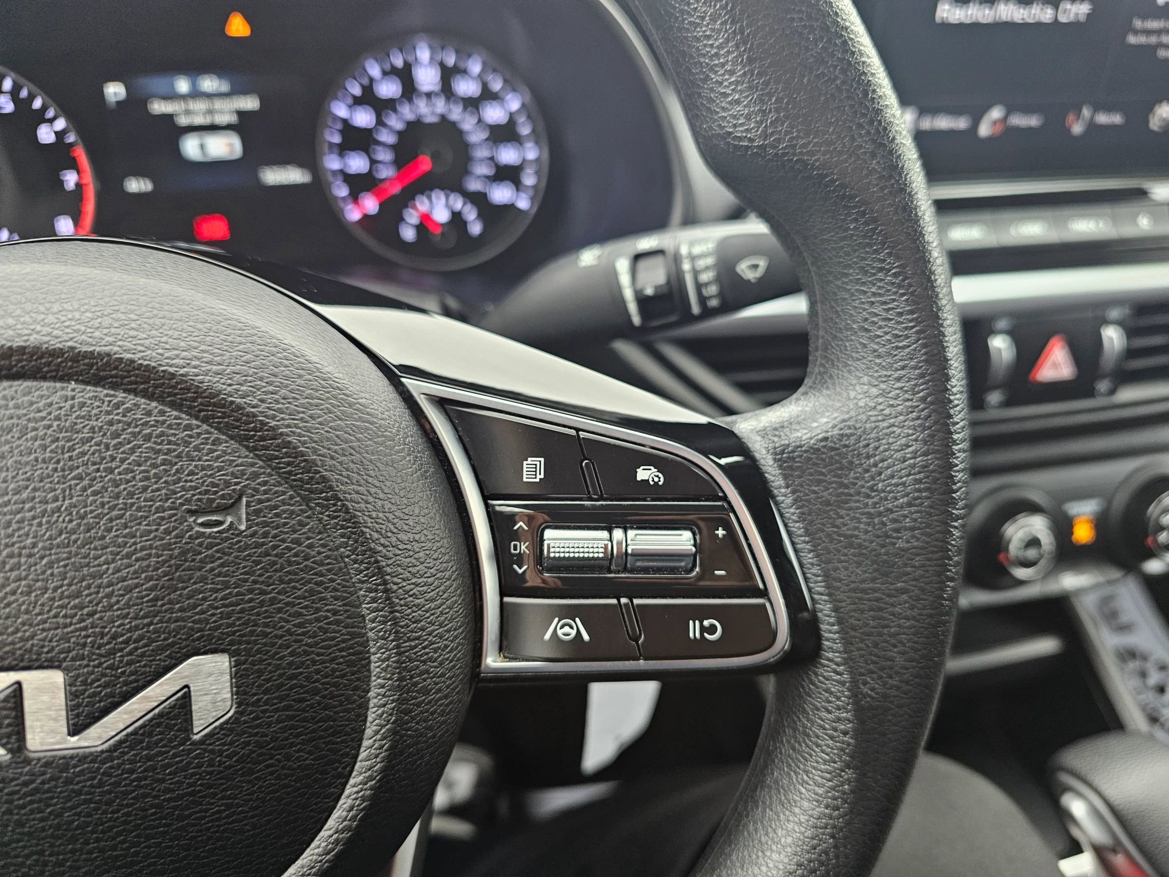 Used 2023 Kia Forte LXS image 19